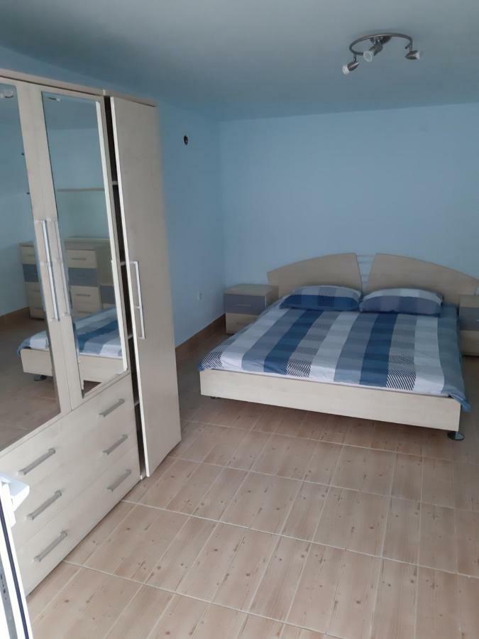 Apartments Lina Karlobag Εξωτερικό φωτογραφία